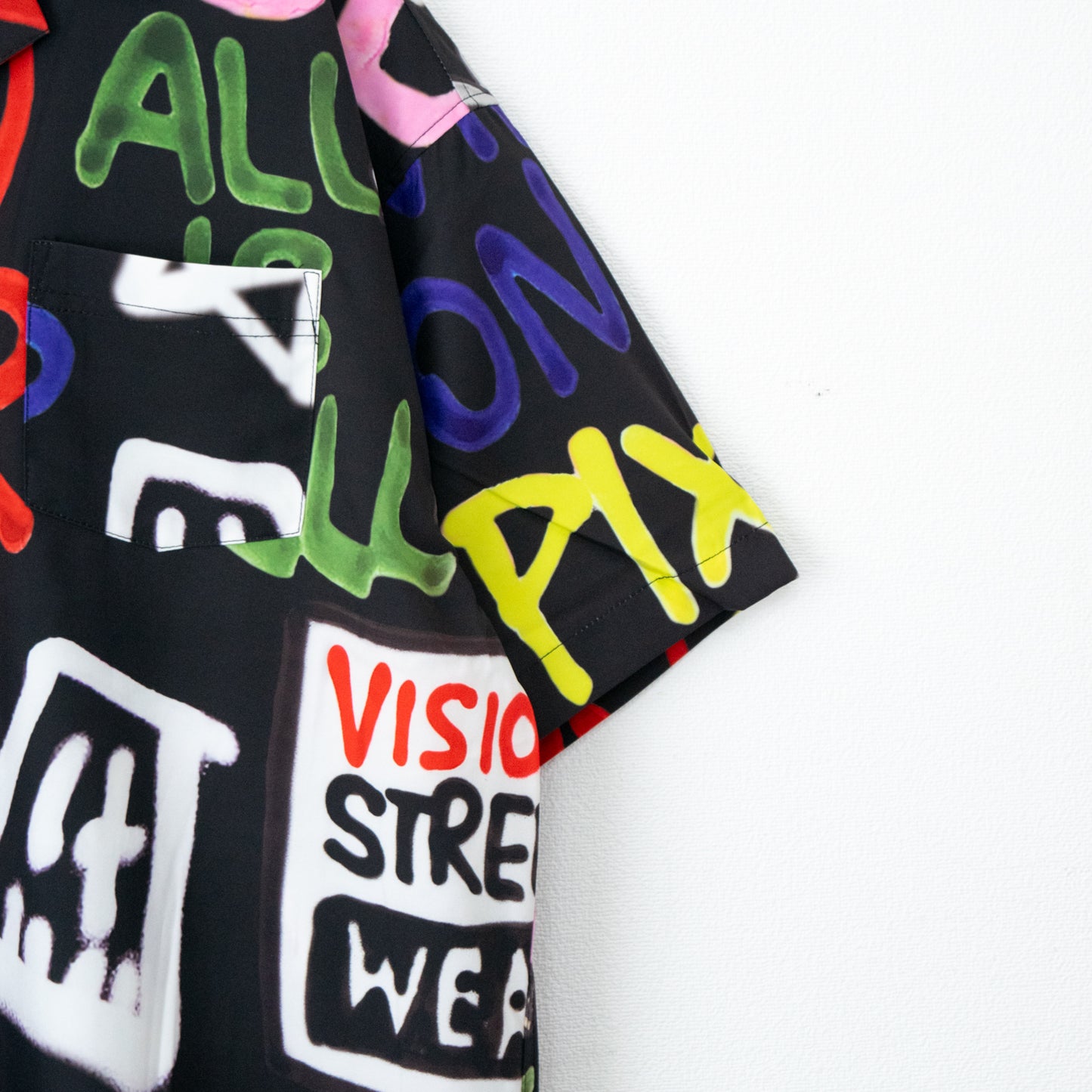 VISION STREET WEAR guernika all-over print shirt BLACK