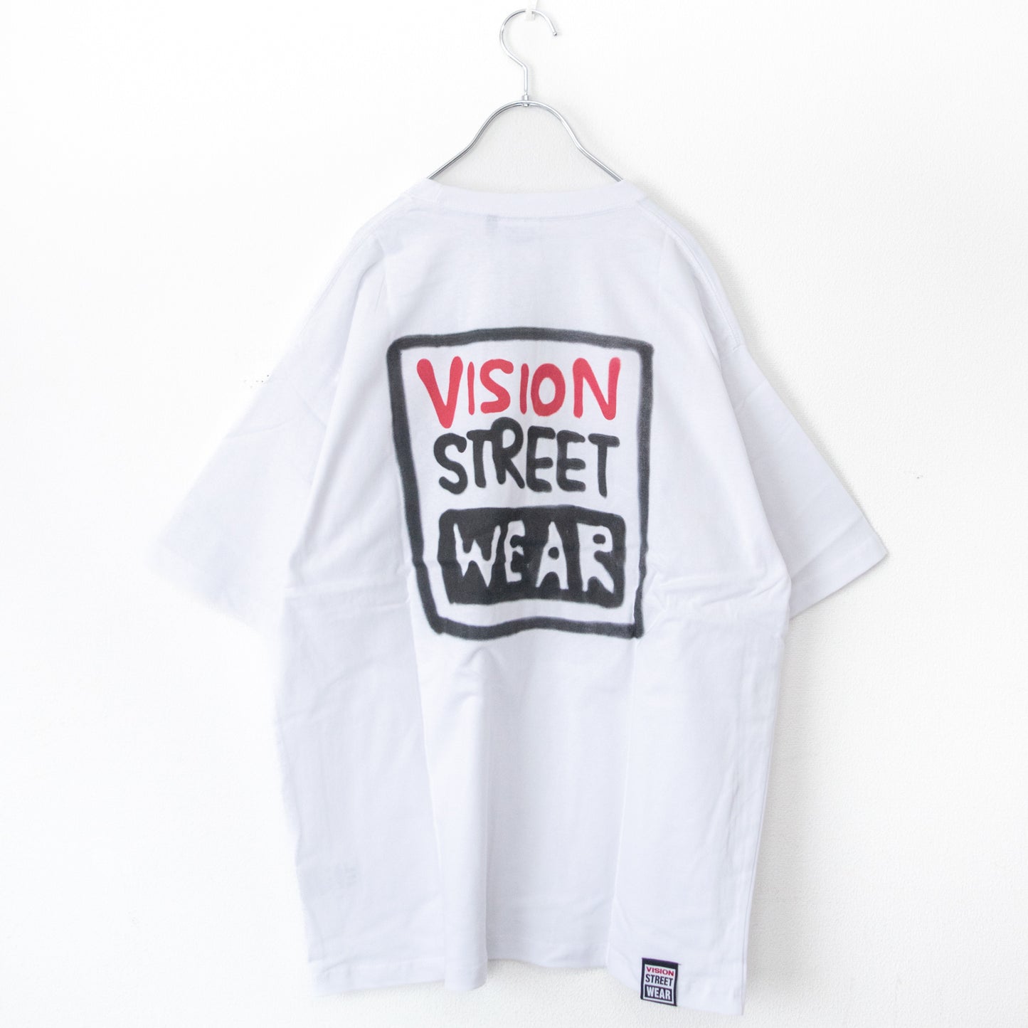 VISION STREET WEAR guernika Mag Logo T-shirt WHITE