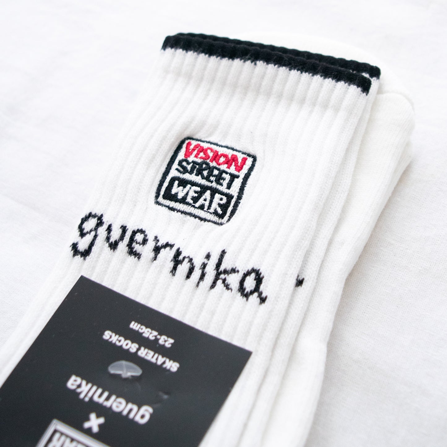 VISION STREET WEAR guernika Mag Logo Socks WHITE