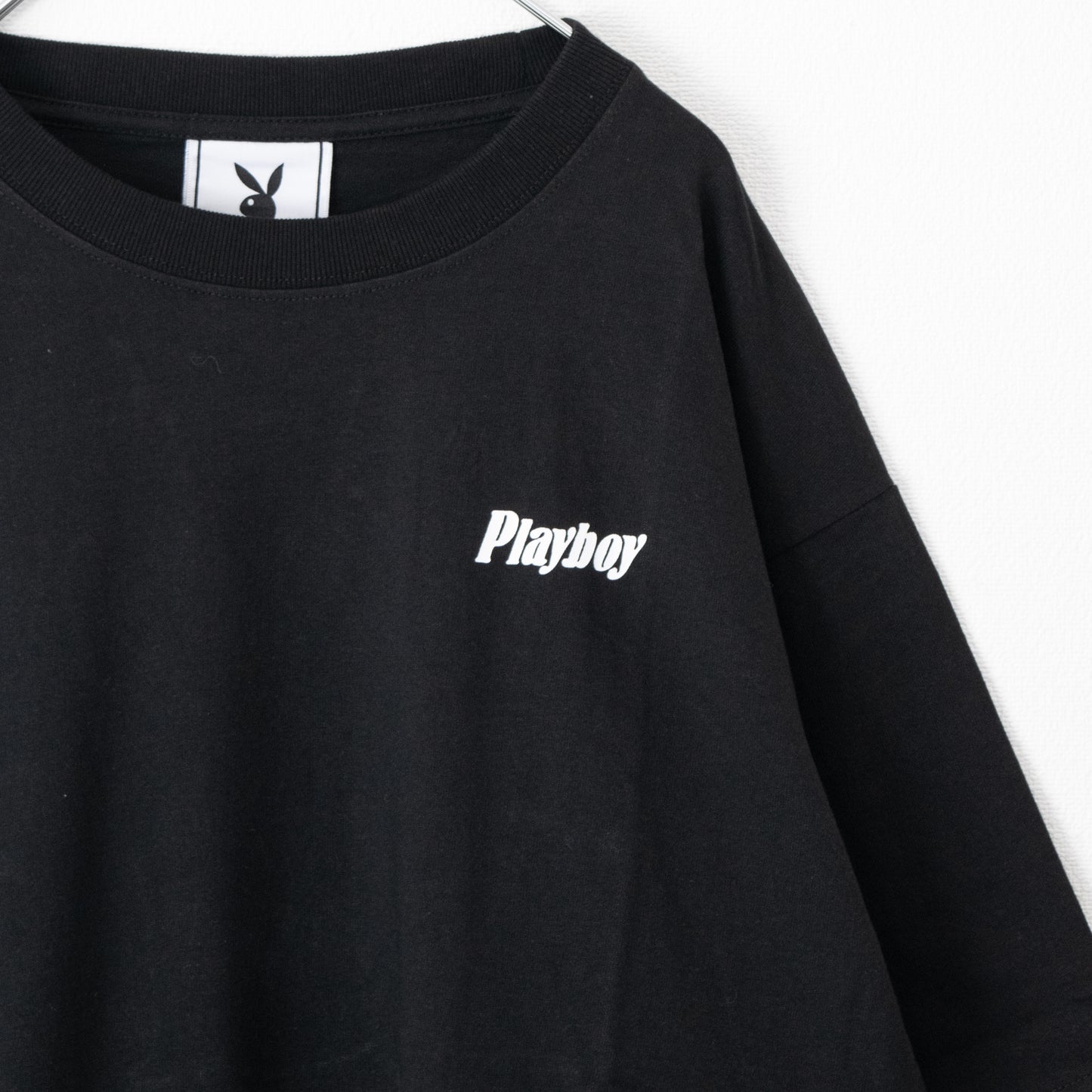 SEQUENZ meets PLAYBOY PB SPRAY×BUNNY EMB Short-sleeved T-shirt BLACK