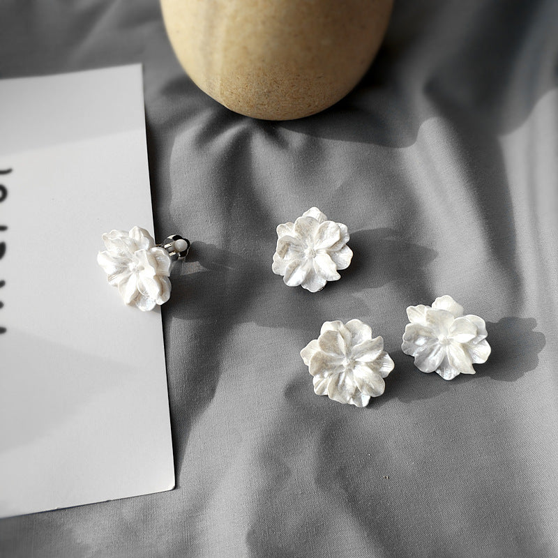 White Floral Stud Earrings WHITE