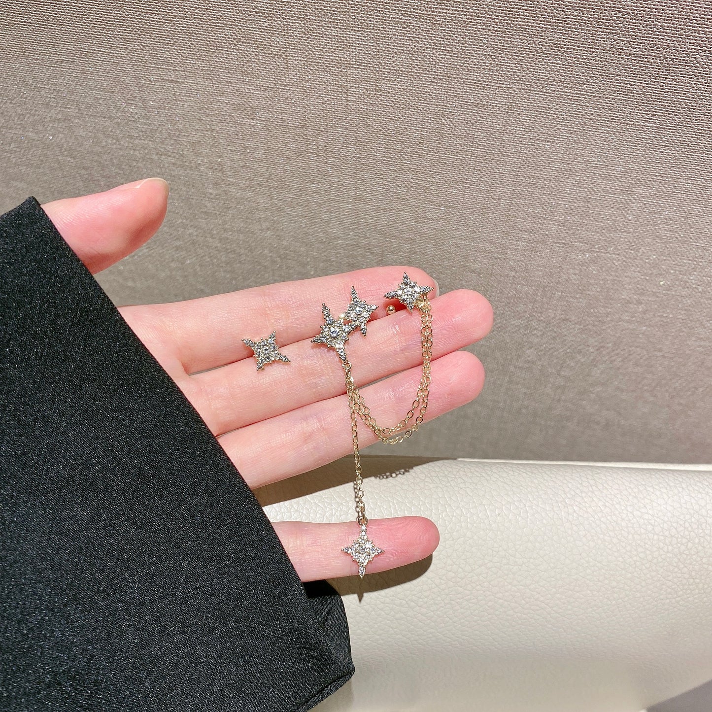 Glitter Star Chain ピアス