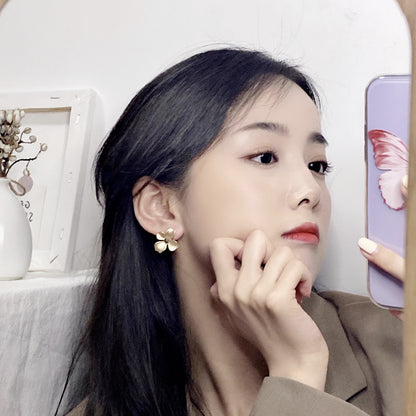 FLOWER Metallic Stud Earrings GOLD