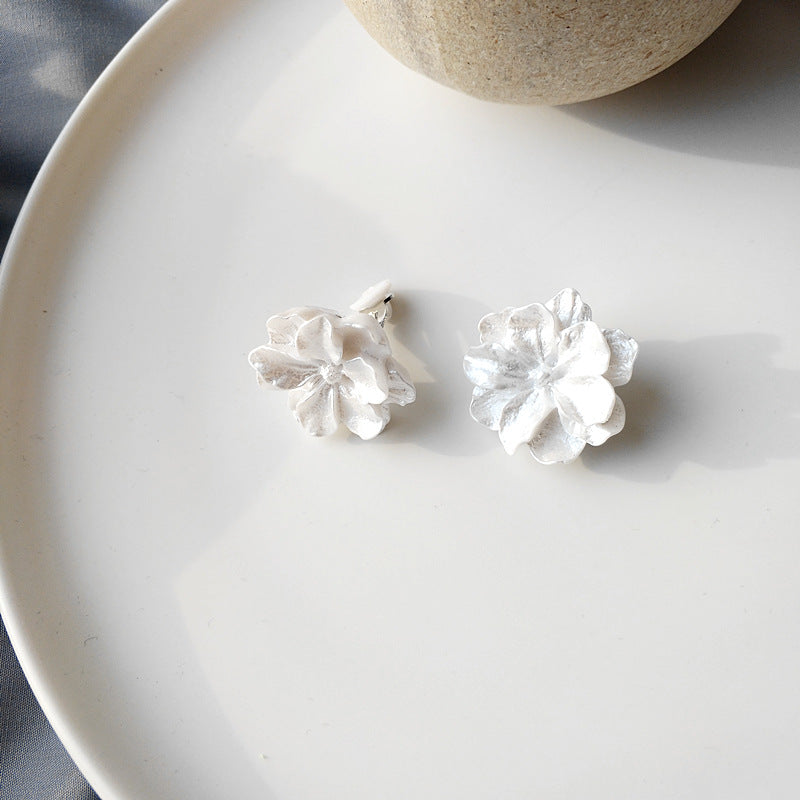 White Floral Stud Earrings WHITE