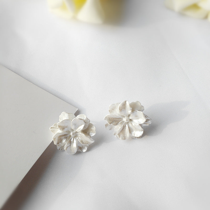 White Floral Stud Earrings WHITE