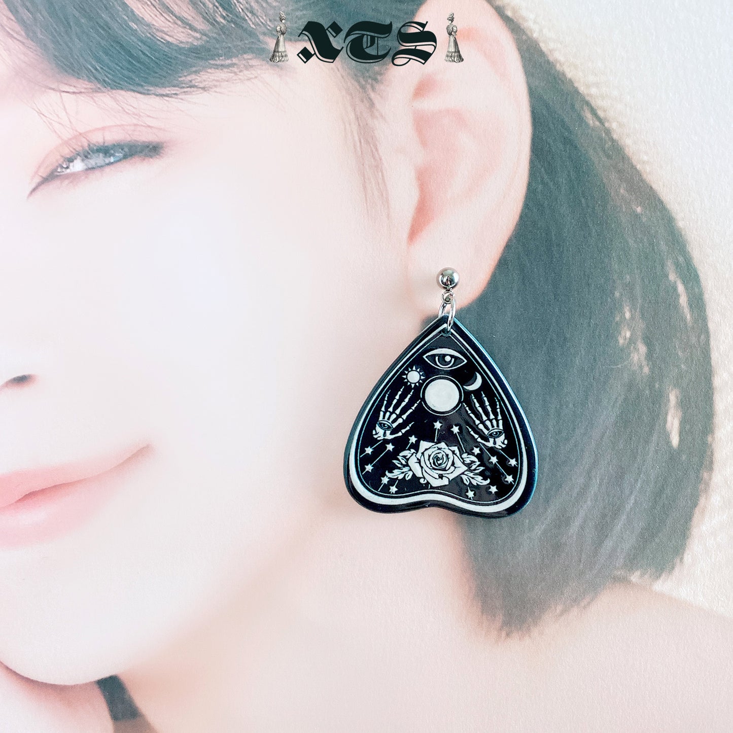 Rose &amp; Bone Hands Earrings TS0267