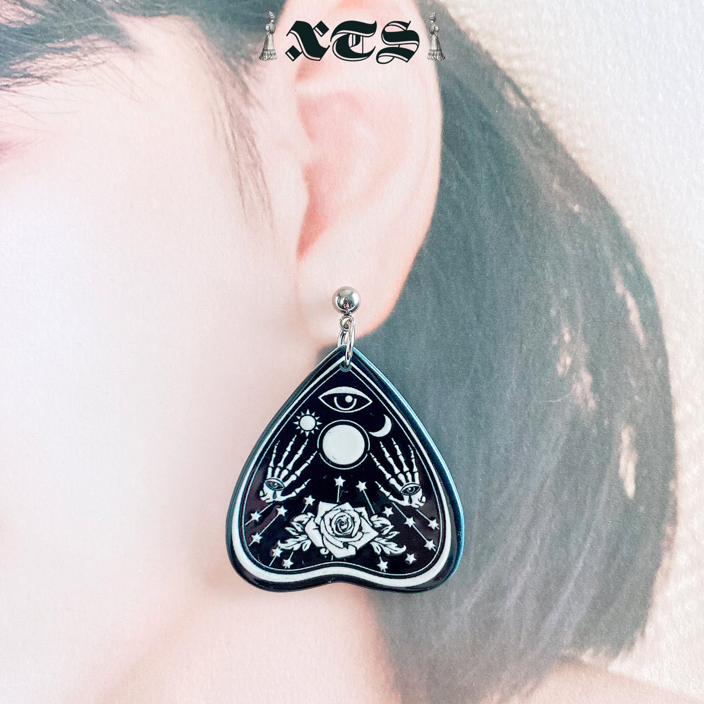 Rose &amp; Bone Hands Earrings TS0267