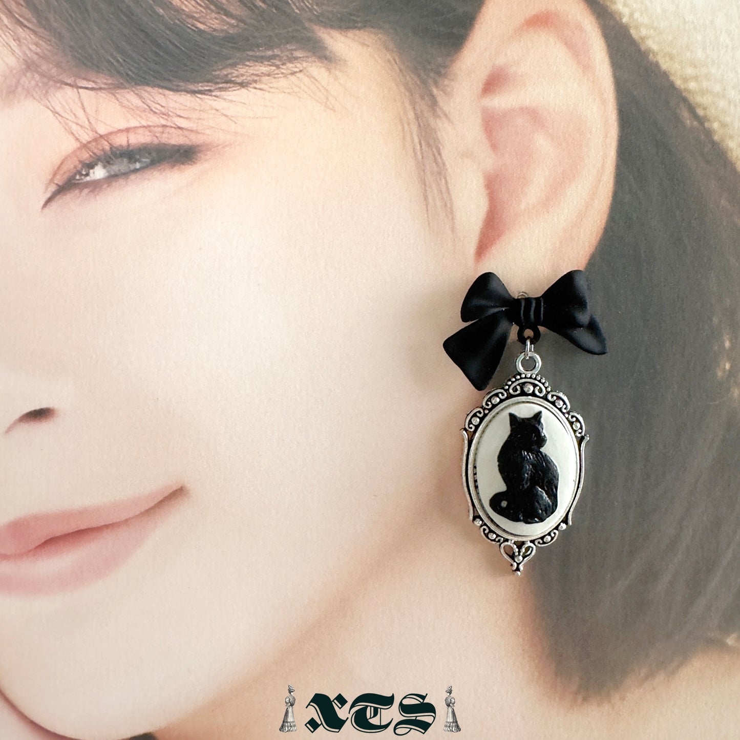 XTS Cat Silhouette Cameo Cat Earrings TS0307 SILVER