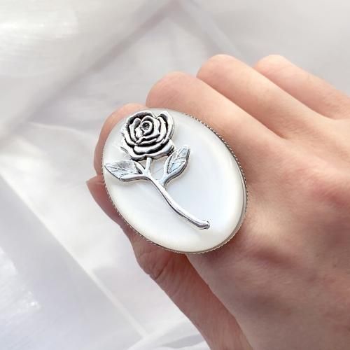 薔薇 カボション リング WHITE