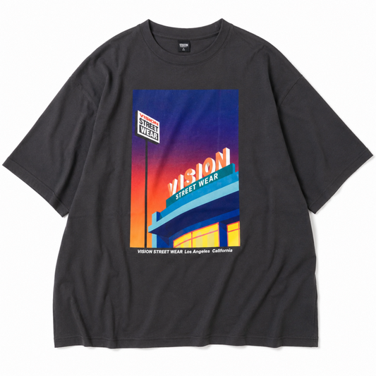 VISION STREET WEAR レトロショップイラストTシャツ CHARCOAL チャコール