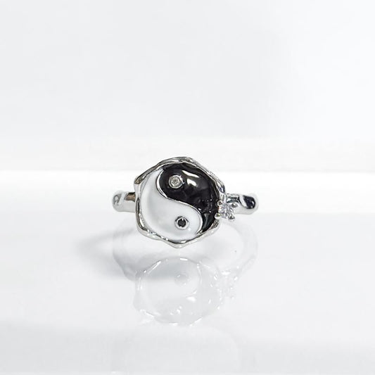 YIN AND YANG 陰陽 リング SILVER RHINESTONE
