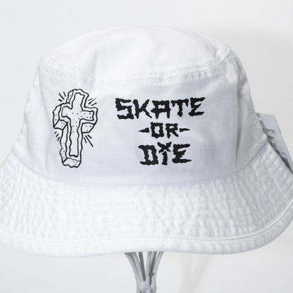 7UNION × ERIC ONE PIECE EN BUCKET HAT WHITE