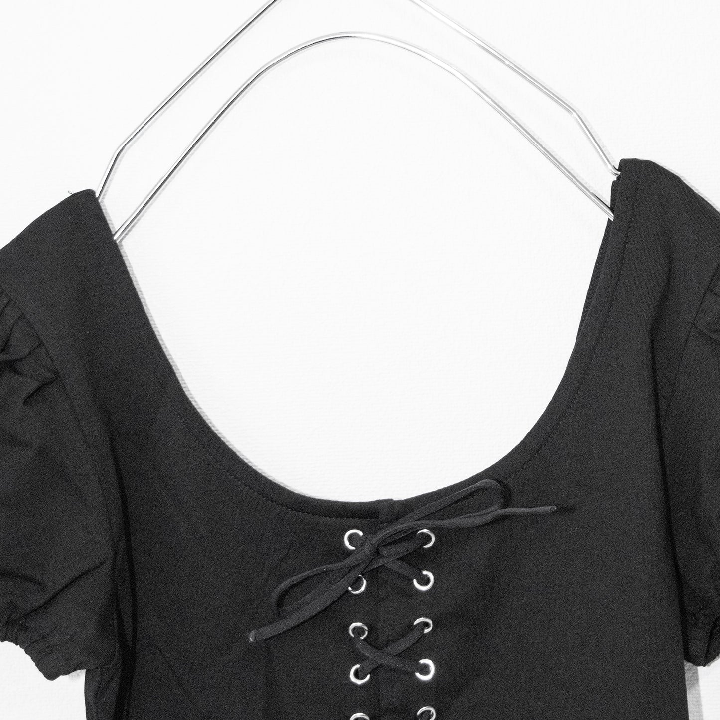 Lace-up design short-sleeved T-shirt BLACK