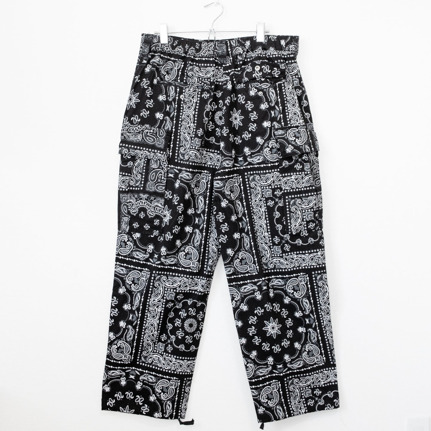 Paisley pattern cargo pants BLACK