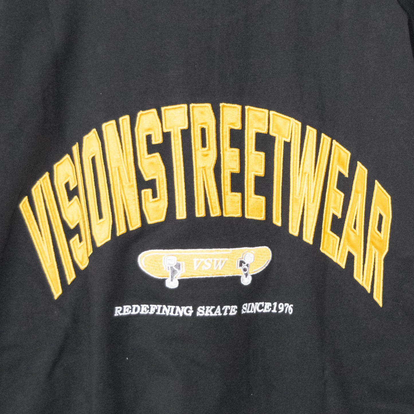 VISION STREET WEAR サテンワッペン 半袖Tシャツ BLACK