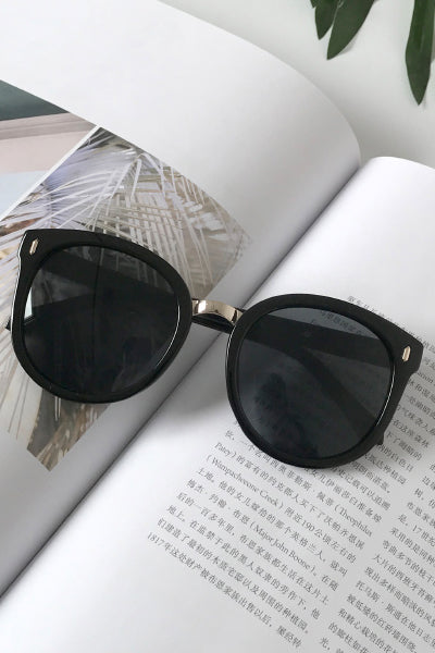 Black Frame Simple Sunglasses Black - YOUAREMYPOISON